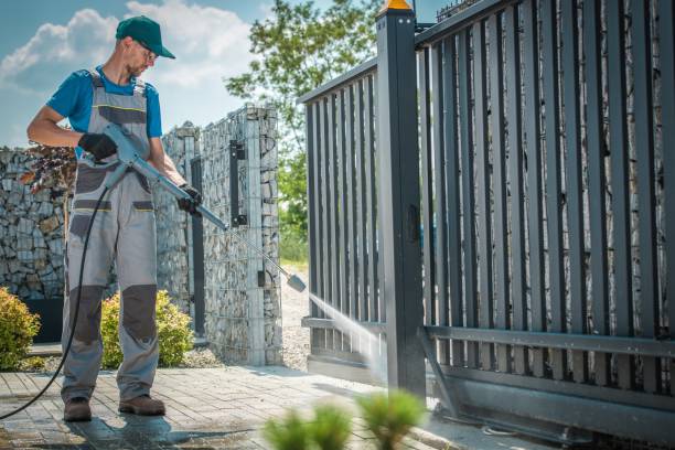 Best Animal Enclosure Cleaning  in Southgate, FL